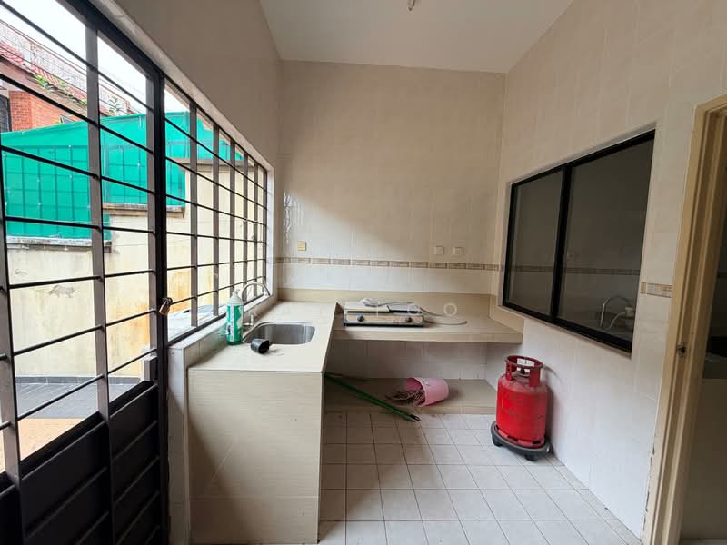 Rumah Berkembar untuk Disewa di Sungai Long (Bandar Sungai Long) - Ray Foo - Kitchen - PropertyGuru.com.my