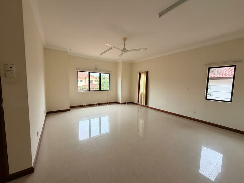 Rumah Berkembar untuk Disewa di Sungai Long (Bandar Sungai Long) - Ray Foo - Living Room - PropertyGuru.com.my