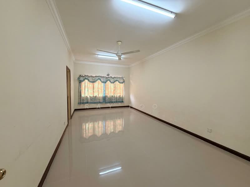 Rumah Berkembar untuk Disewa di Sungai Long (Bandar Sungai Long) - Ray Foo - Living Room - PropertyGuru.com.my