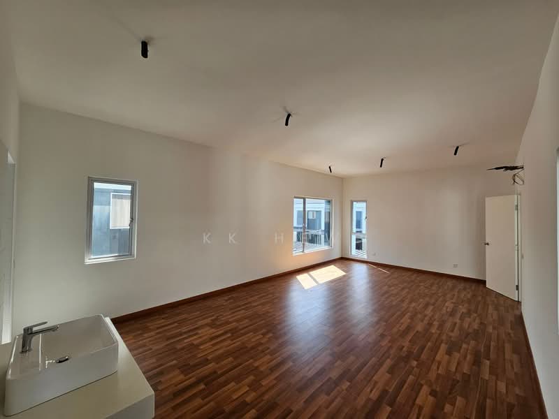 Rumah Teres 2 Tingkat untuk Dijual di Beranang (Selangor) - KK HEW - Living Room - PropertyGuru.com.my
