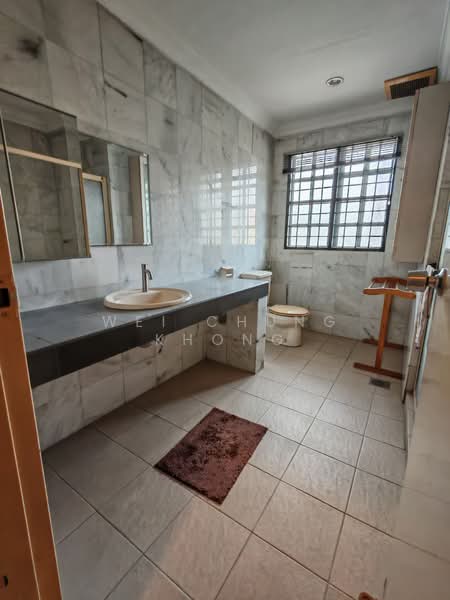 2-storey Terraced House for Sale in Sungai Long (Bandar Sungai Long) - Wei Chung Khong - Bathroom 1 - PropertyGuru.com.my