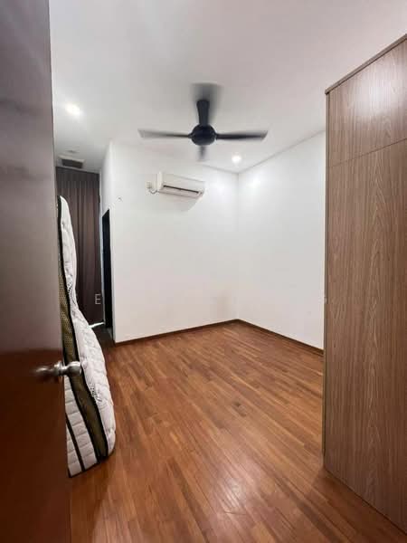 2-storey Terraced House for Rent in Senibong (Permas Jaya) - Kelly Chong - Bedroom - PropertyGuru.com.my