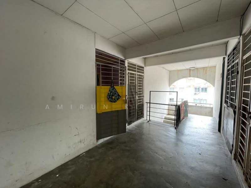 Apartment for Sale at Pangsapuri Mutiara Subang - Amirun Kinanah - Corridor - PropertyGuru.com.my