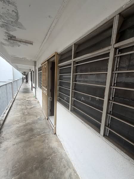 Flat for Sale at Farlim 4 - Fariq Khairil - Corridor - PropertyGuru.com.my