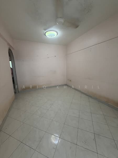 Flat for Sale at Farlim 4 - Fariq Khairil - Interior - PropertyGuru.com.my