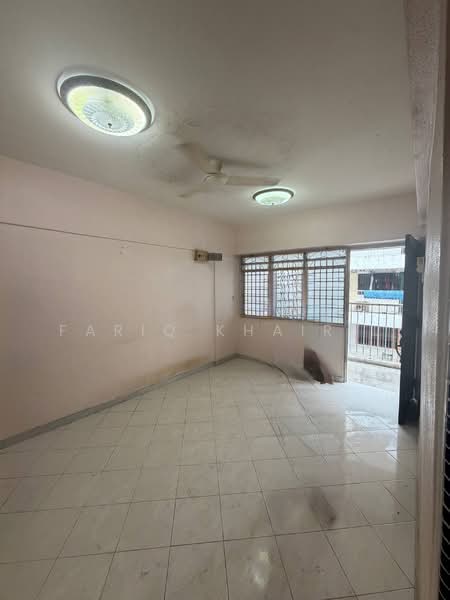 Flat for Sale at Farlim 4 - Fariq Khairil - Interior - PropertyGuru.com.my