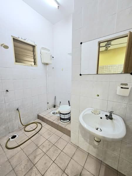 2-storey Terraced House for Rent in TAMAN PUCHONG UTAMA (Puchong) - Wendy Chin - Bathroom - PropertyGuru.com.my