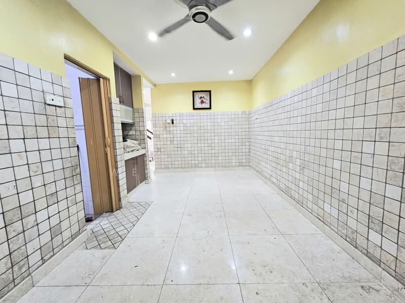 2-storey Terraced House for Rent in TAMAN PUCHONG UTAMA (Puchong) - Wendy Chin - Kitchen - PropertyGuru.com.my