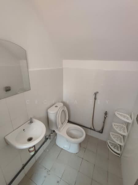 Servis Apartment untuk Dijual di Axis SoHu @ Axis Pandan - Cecilia Tey - Bathroom - PropertyGuru.com.my