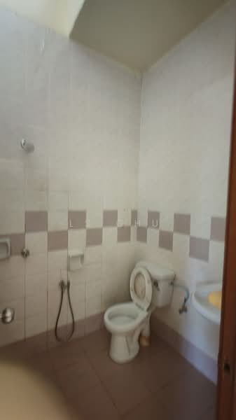 Rumah Teres untuk Disewa di Kota Kemuning (Shah Alam) - LS Chu - Bathroom - PropertyGuru.com.my