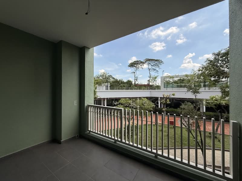 Pangsapuri untuk Dijual di Molek Pine 4 - Eliin Loo - Balcony - PropertyGuru.com.my