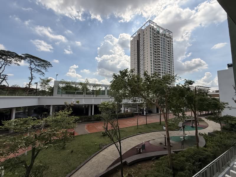 Pangsapuri untuk Dijual di Molek Pine 4 - Eliin Loo - Exterior - PropertyGuru.com.my