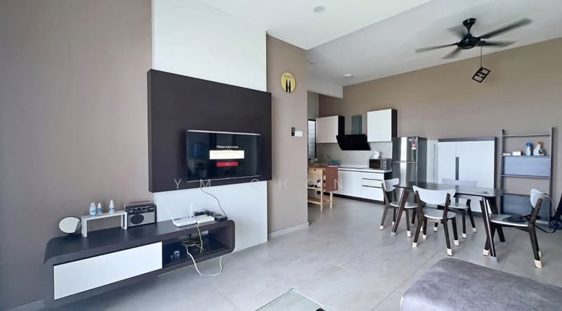 Servis Apartment untuk Dijual di Atlantis Residences (Pangsapuri Atlantis Kota Syahbandar) - YM Chong - Living Room - PropertyGuru.com.my