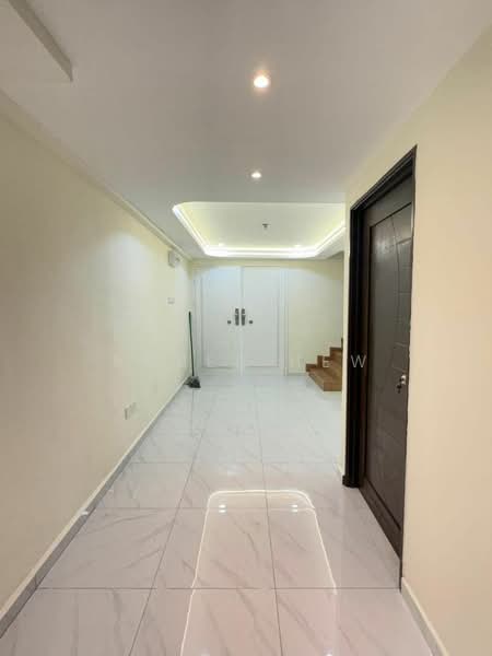 Rumah Teres 2 Tingkat untuk Dijual di Bandar Baru Permas Jaya (Permas Jaya) - Amber Hew - Entrance - PropertyGuru.com.my