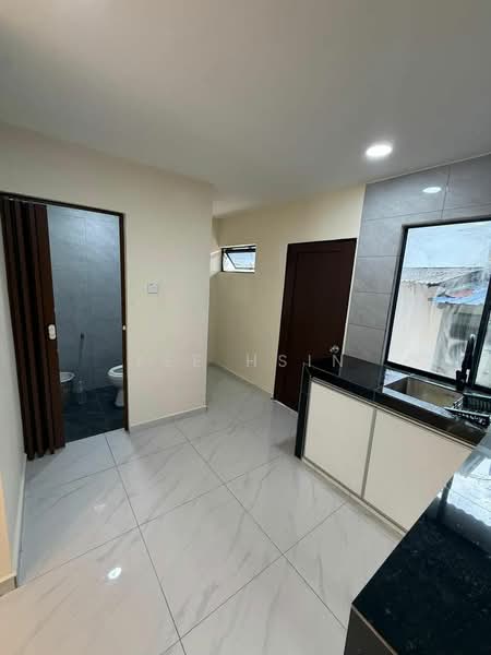2-storey Terraced House for Sale in Permas Jaya (Johor Bahru) - Yee Hsin - Kitchen - PropertyGuru.com.my
