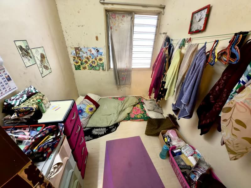 Rumah Flat untuk Dijual di PPR Pantai Ria - Tasya Ruslan - Bedroom - PropertyGuru.com.my