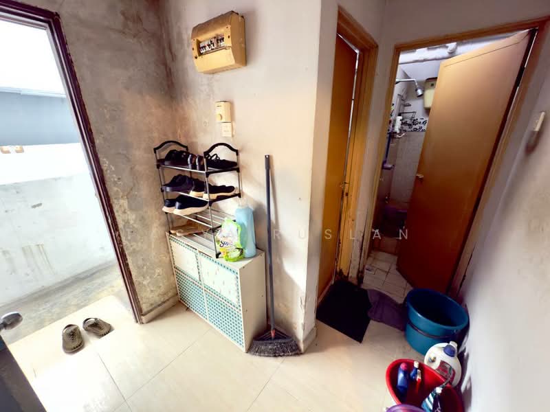 Rumah Flat untuk Dijual di PPR Pantai Ria - Tasya Ruslan - Entrance - PropertyGuru.com.my
