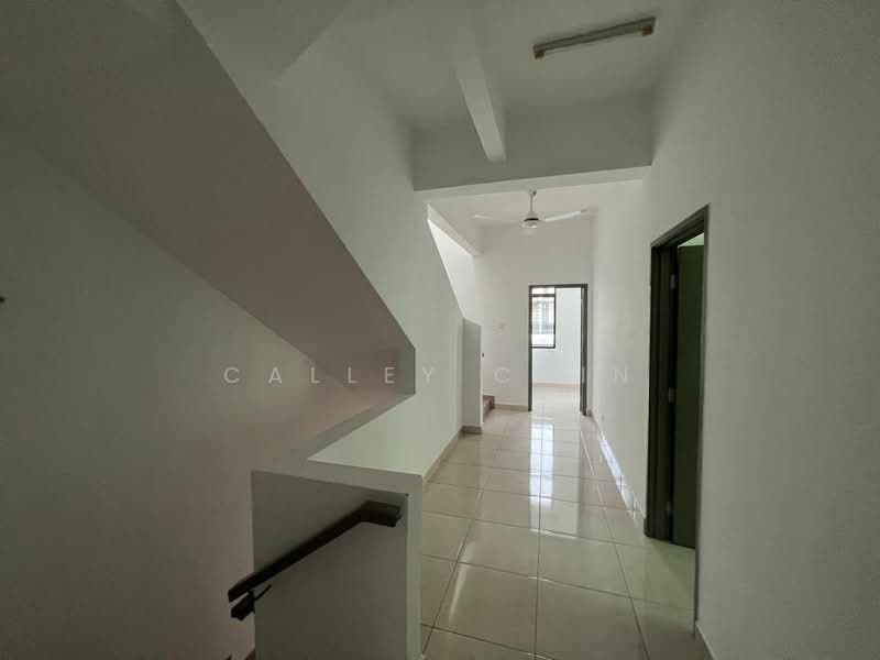Cluster House for Sale in Taman Mutiara Mas (Skudai) - Calley Chin - Corridor - PropertyGuru.com.my