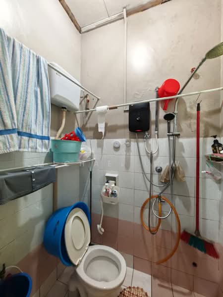 Rumah Teres 1 Tingkat untuk Dijual di Taman Mutiara Rini (Skudai) - Michael Low - Bathroom - PropertyGuru.com.my