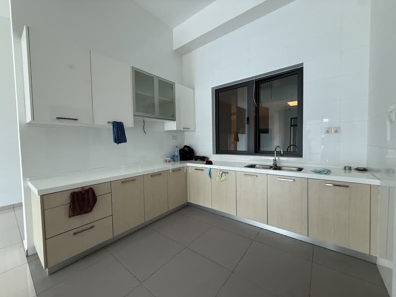 Pangsapuri untuk Dijual di Molek Pine 4 - Eliin Loo - Kitchen - PropertyGuru.com.my