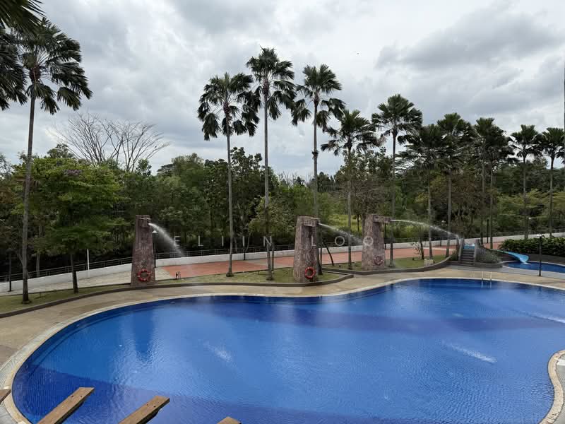 Pangsapuri untuk Dijual di Molek Pine 4 - Eliin Loo - Pool - PropertyGuru.com.my