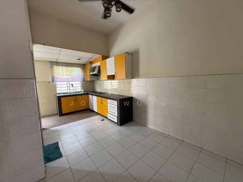2.5-storey Terraced House for Sale in Puchong (Selangor) - Joey Wong - Kitchen - PropertyGuru.com.my