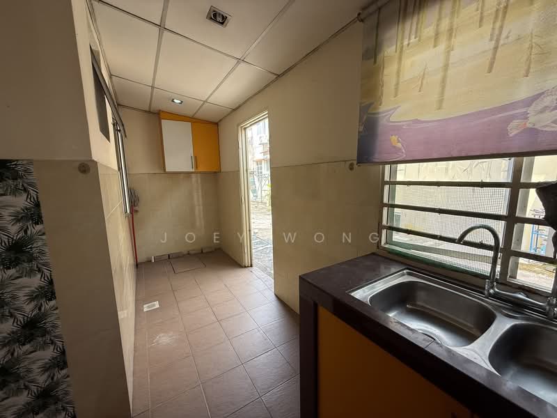 2.5-storey Terraced House for Sale in Puchong (Selangor) - Joey Wong - Kitchen - PropertyGuru.com.my