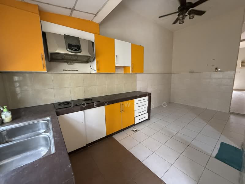2.5-storey Terraced House for Sale in Puchong (Selangor) - Joey Wong - Kitchen - PropertyGuru.com.my