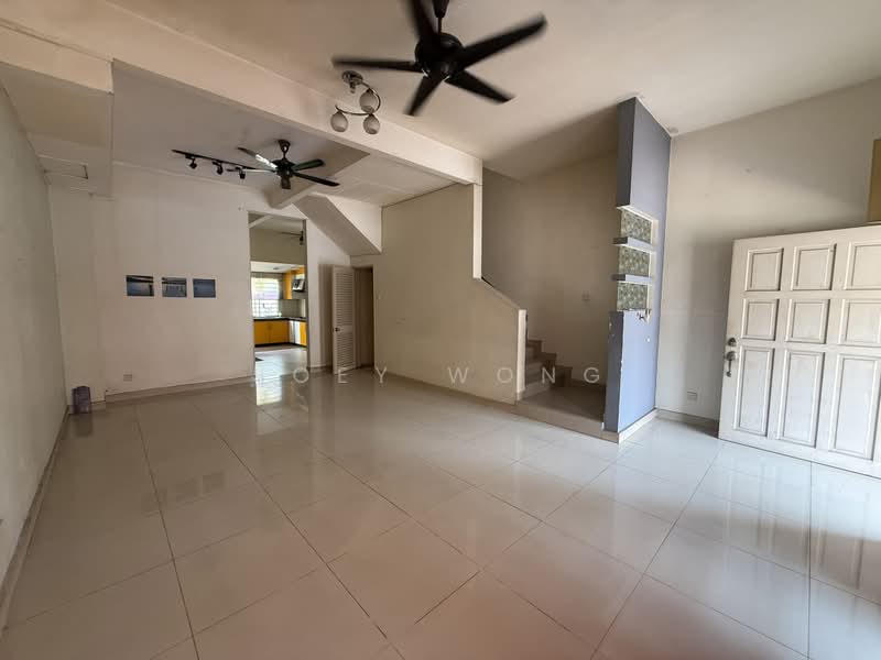 2.5-storey Terraced House for Sale in Puchong (Selangor) - Joey Wong - Living Room - PropertyGuru.com.my