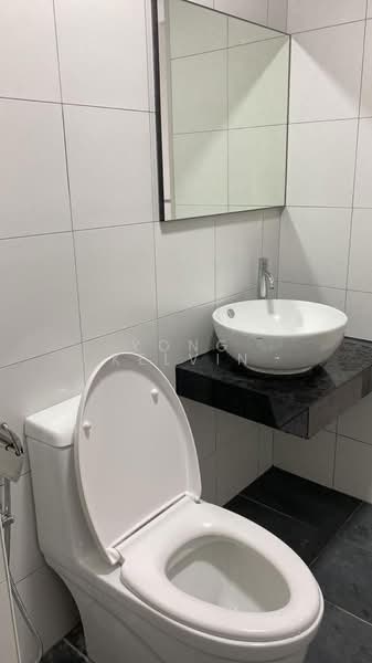 Servis Apartment untuk Disewa di Chambers - Yong Kelvin - Bathroom - PropertyGuru.com.my