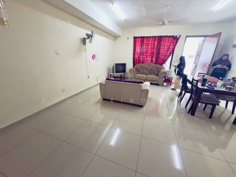 2-storey Terraced House for Sale in Bandar Tasik Puteri (Rawang) - Kwong Xiao Wei - Living Room - PropertyGuru.com.my