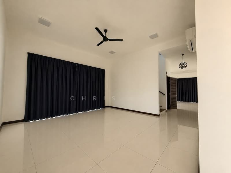 Zero-Lot Bungalow for Sale in Telok Panglima Garang (Selangor) - Chris Lee - Living Room - PropertyGuru.com.my