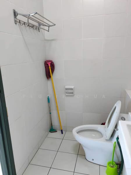 Service Residence for Sale at D'Ambience Residences (Pangsapuri Ikatan Flora) - Peggie Chua - Bathroom - PropertyGuru.com.my