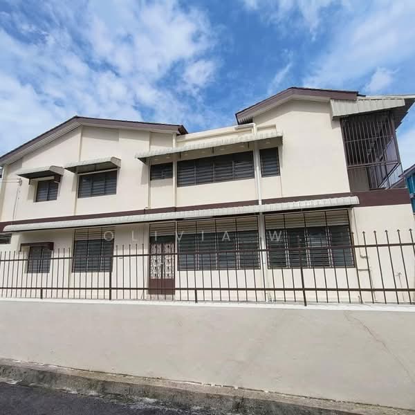 Rumah Teres 2 Tingkat untuk Disewa di Taman Green Lane (Jelutong) - Olivia W. - Exterior - PropertyGuru.com.my