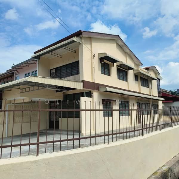 Rumah Teres 2 Tingkat untuk Disewa di Taman Green Lane (Jelutong) - Olivia W. - Exterior - PropertyGuru.com.my