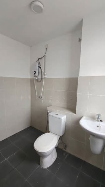 2-storey Terraced House for Sale in Bandar Kinrara Seksyen 1 (Bandar Kinrara) - Priscilla Tan - Bathroom - PropertyGuru.com.my