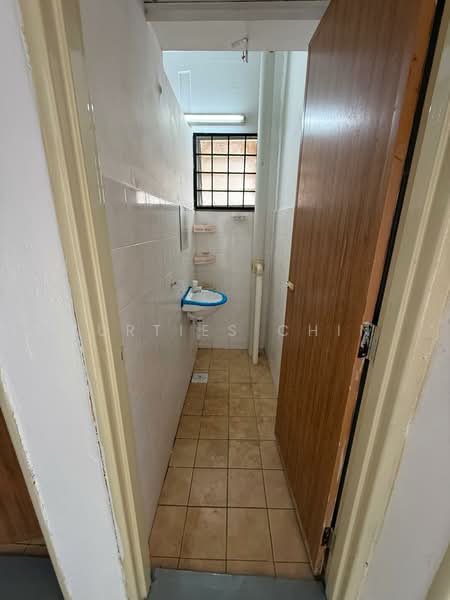 Rumah Flat untuk Disewa di Sri Indah - CURTIES CHIN - Bathroom - PropertyGuru.com.my