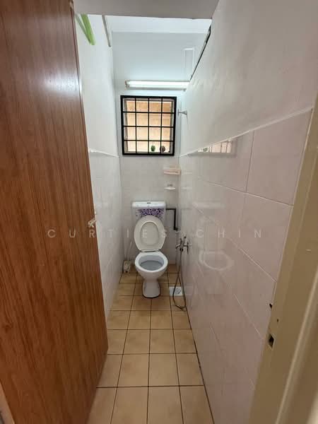 Rumah Flat untuk Disewa di Sri Indah - CURTIES CHIN - Bathroom - PropertyGuru.com.my