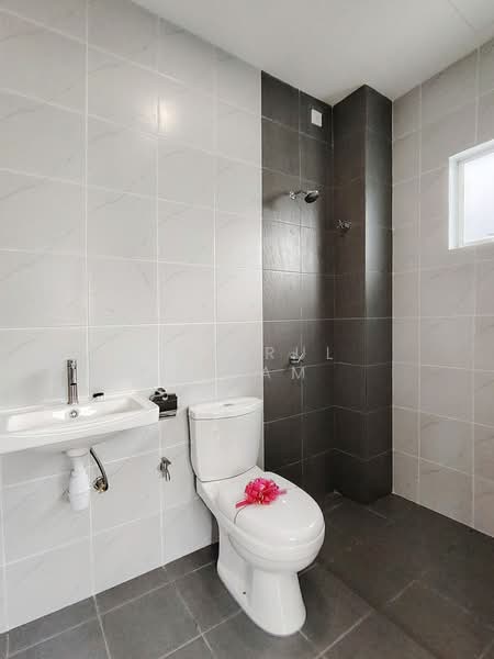 2-storey Terraced House for Sale in Banting (Banting) - Khairul Nizam - Bathroom - PropertyGuru.com.my