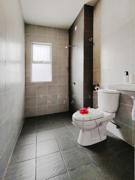 2-storey Terraced House for Sale in Banting (Banting) - Khairul Nizam - Bathroom - PropertyGuru.com.my