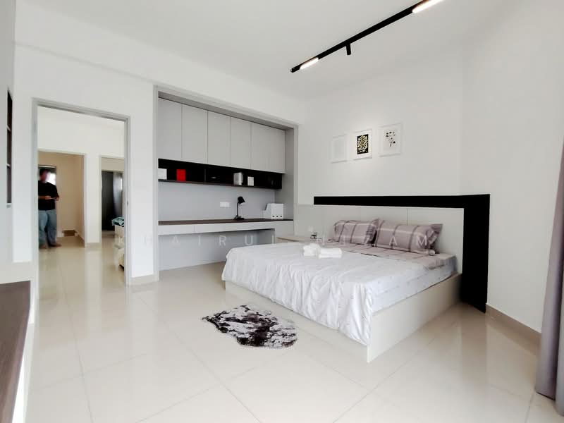 2-storey Terraced House for Sale in Banting (Banting) - Khairul Nizam - Master Bedroom - PropertyGuru.com.my