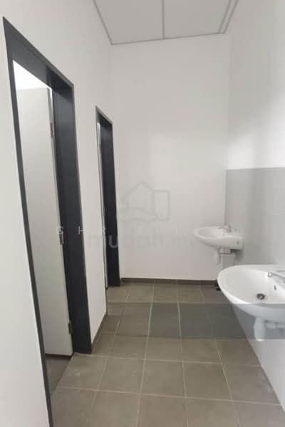 Shop / Office for Rent in Bandar Tasik Puteri (Rawang) - Chris Tye - Bathroom - PropertyGuru.com.my