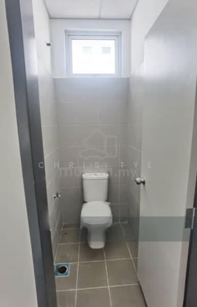 Shop / Office for Rent in Bandar Tasik Puteri (Rawang) - Chris Tye - Bathroom - PropertyGuru.com.my
