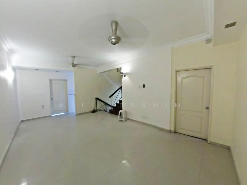 Townhouse for Sale in Templer Heights (Rawang) - Azli Ibrahim - Living Room - PropertyGuru.com.my