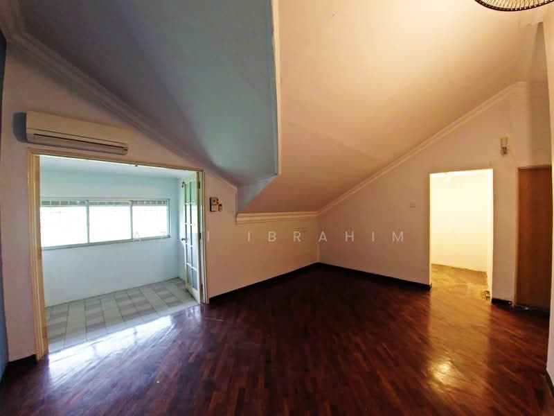 Townhouse for Sale in Templer Heights (Rawang) - Azli Ibrahim - Living Room - PropertyGuru.com.my