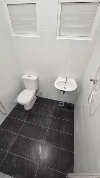 Rumah Teres 1 Tingkat untuk Dijual di Medan Klebang Restu (Chemor) - Kent C - Bathroom - PropertyGuru.com.my