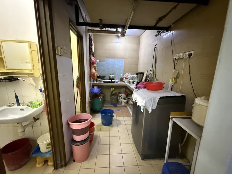 Flat for Sale at Pangsapuri Seroja - Joey Wong - Kitchen - PropertyGuru.com.my