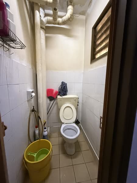 Rumah Flat untuk Dijual di Pangsapuri Seroja - Joey Wong - Bathroom - PropertyGuru.com.my