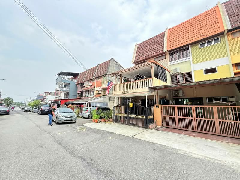 3-storey Terraced House for Sale in Taman Bukit Teratai (Ampang) - Azli Ibrahim - Exterior - PropertyGuru.com.my