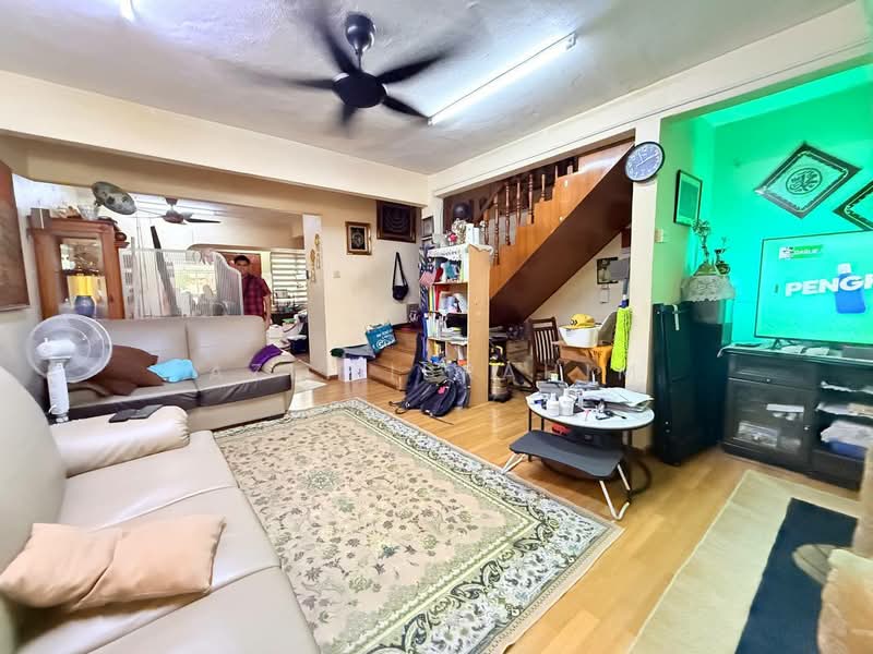 3-storey Terraced House for Sale in Taman Bukit Teratai (Ampang) - Azli Ibrahim - Living Room - PropertyGuru.com.my
